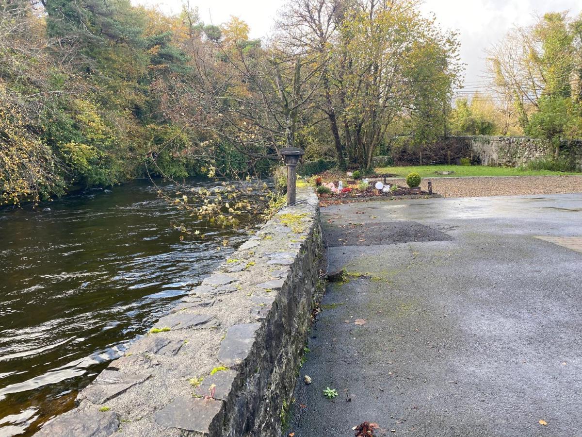 Salmon Weir Lodge Cong Exteriör bild