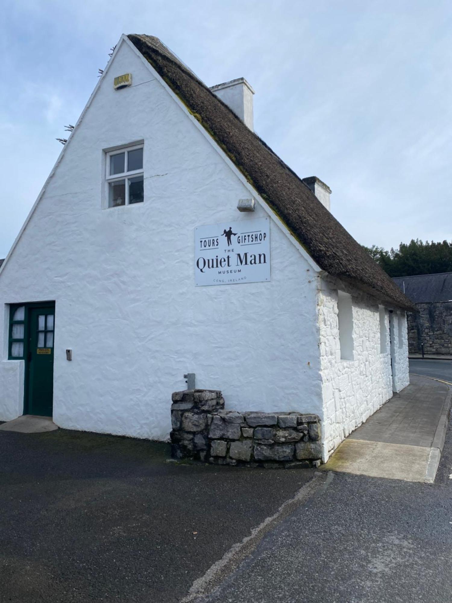 Salmon Weir Lodge Cong Exteriör bild